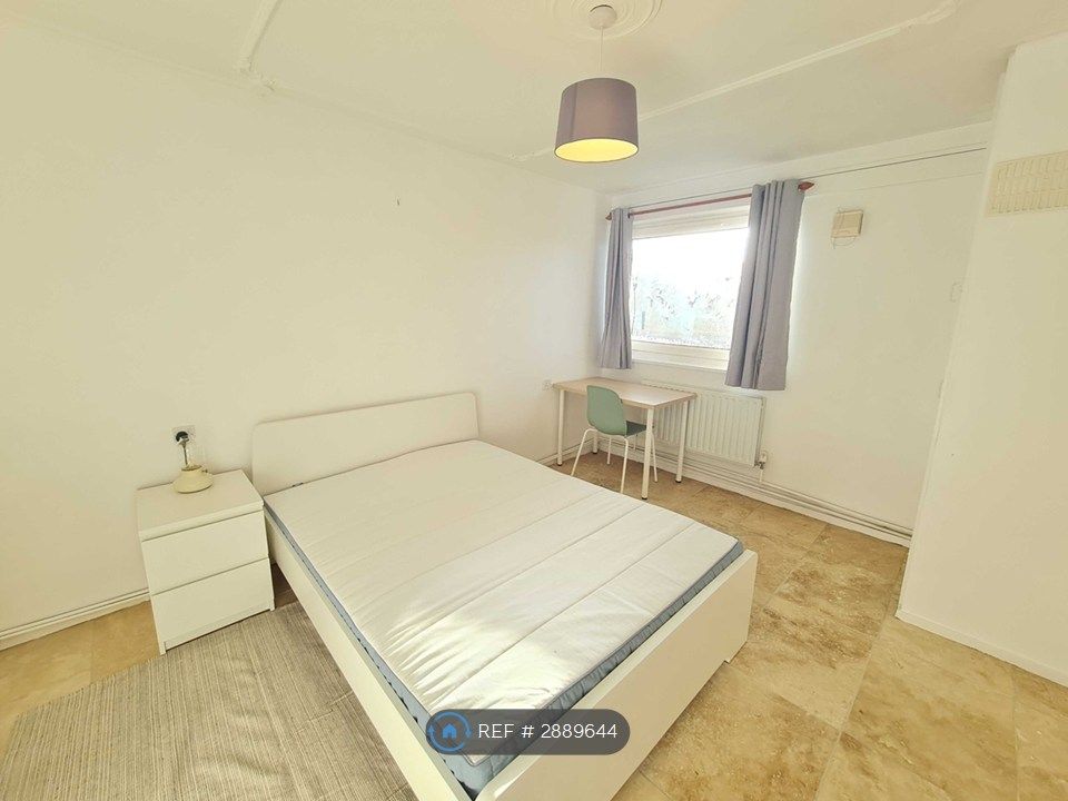Property photo 1 of 8 Larger Bedroom