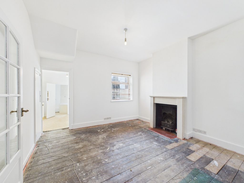 Property photo 3 of 17 5283414
