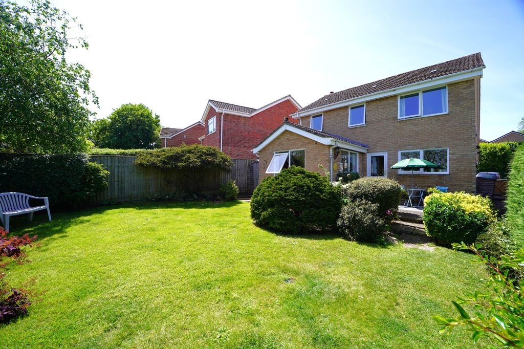 Property photo 1 of 12