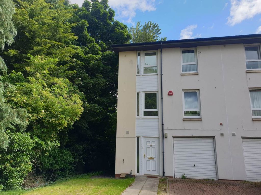 Property photo 3 of 8 22 Friary