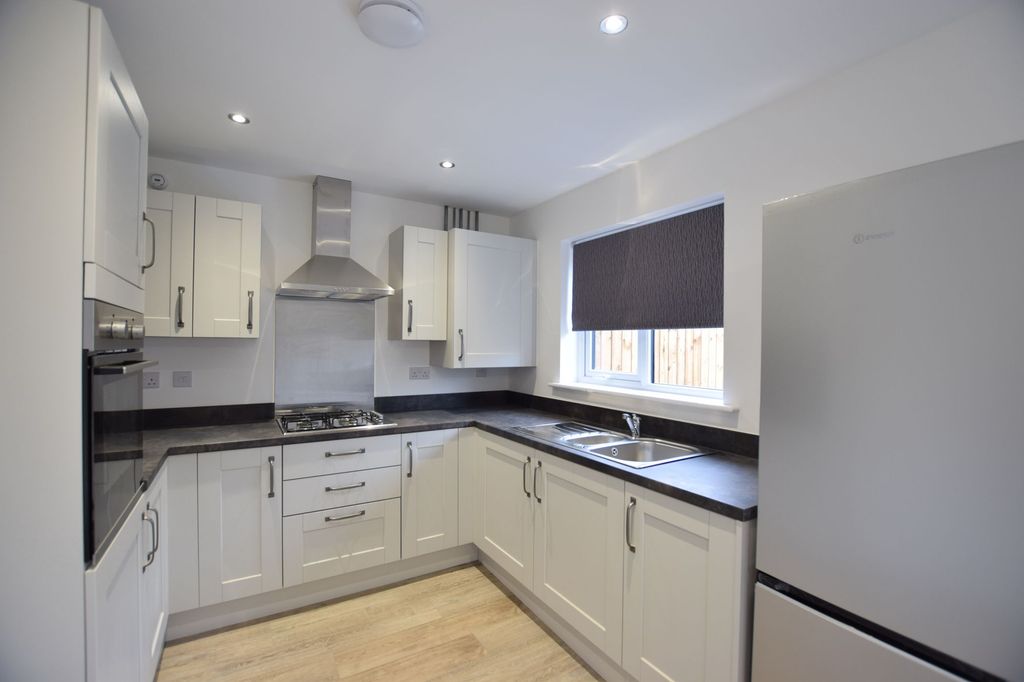 Property photo 2 of 12 Kitchen