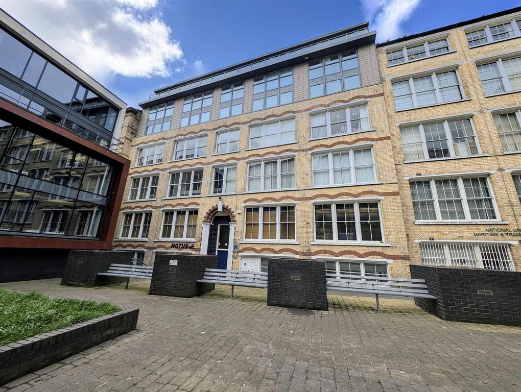 Property photo 2 of 10