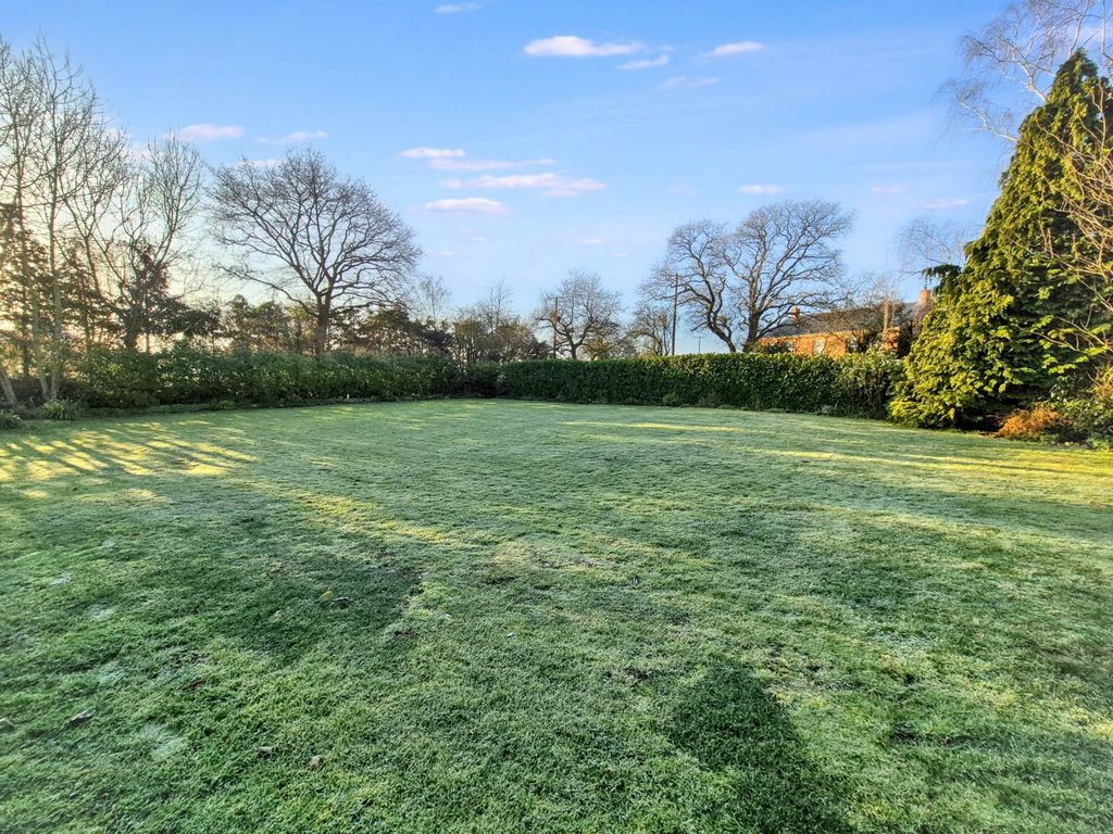 Property photo 3 of 21