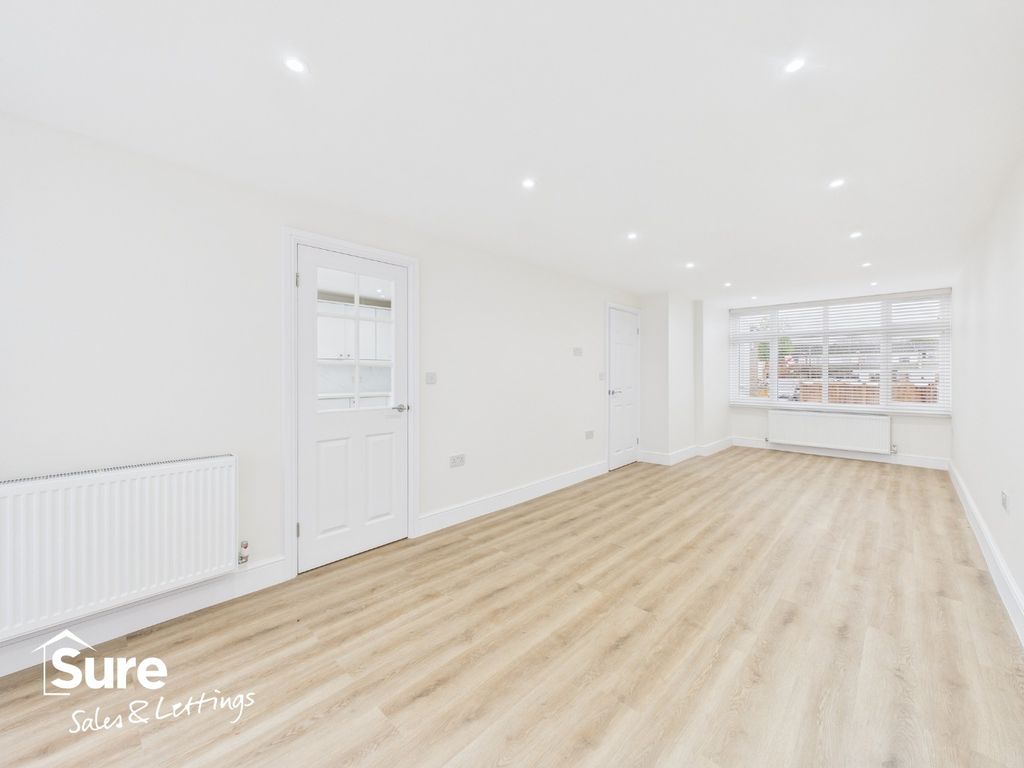 Property photo 3 of 24 4613166