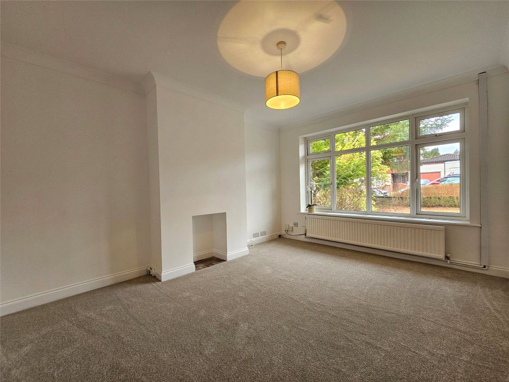 Property photo 3 of 19 Lounge