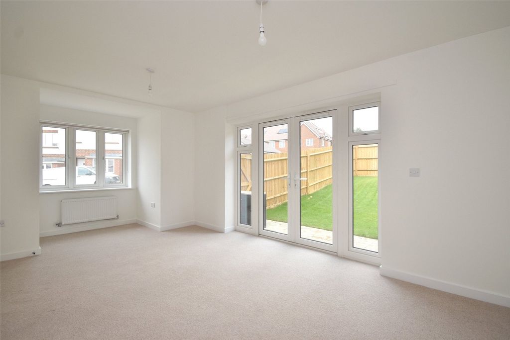 Property photo 3 of 6 Reception