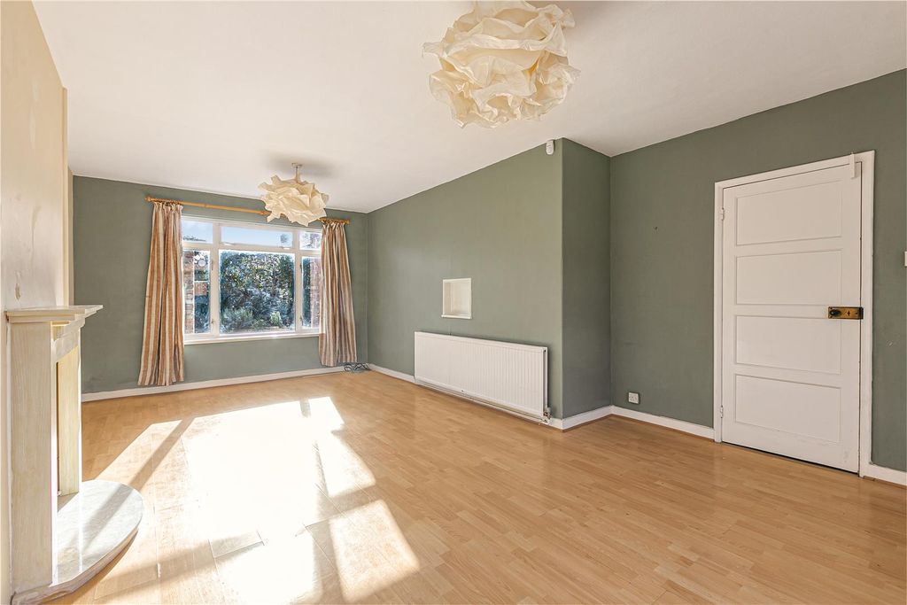 Property photo 3 of 34
