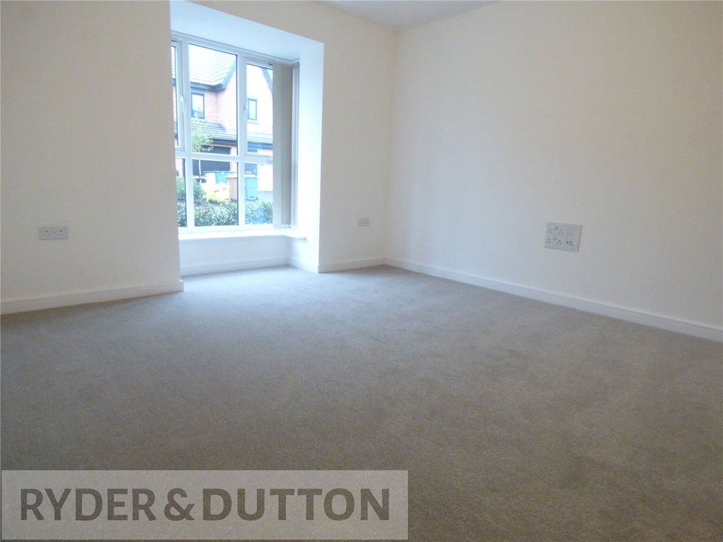 Property photo 3 of 23 Lounge