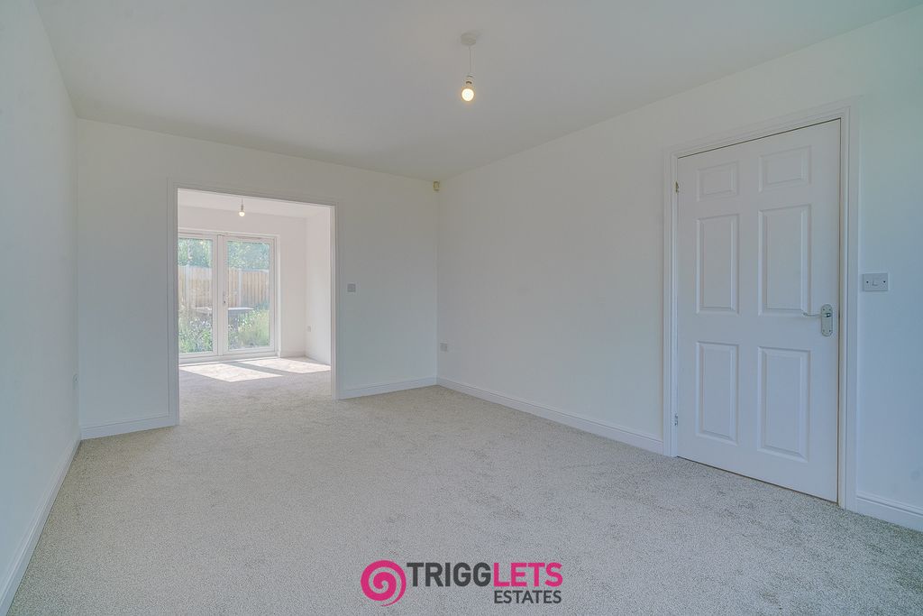 Property photo 2 of 25