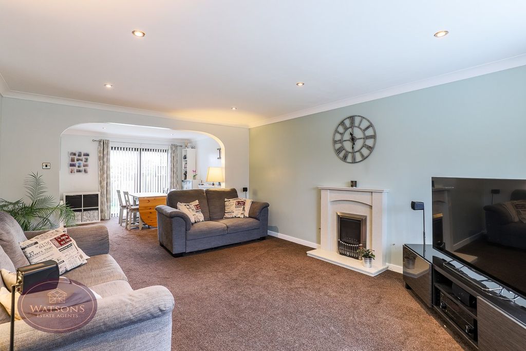 Property photo 3 of 25