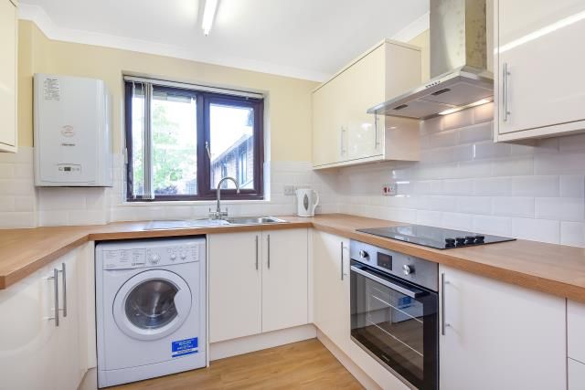 Property photo 2 of 10 Kitchen