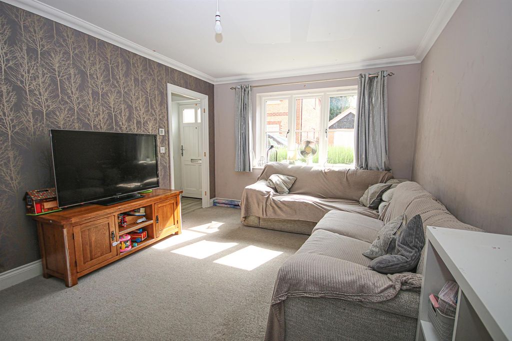 Property photo 2 of 14 Living 2.Jpg