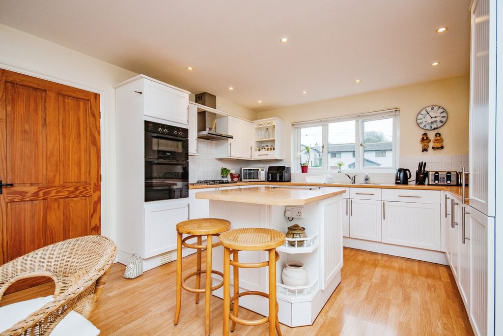 Property photo 2 of 17 Photography