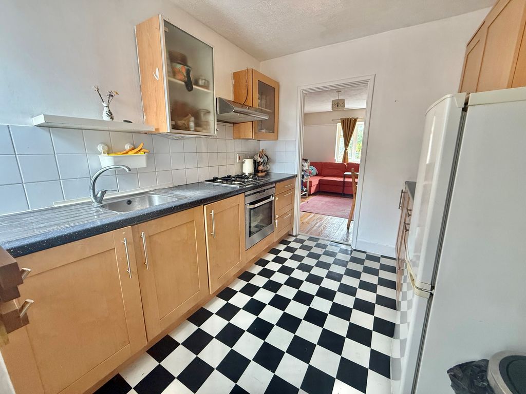 Property photo 2 of 8