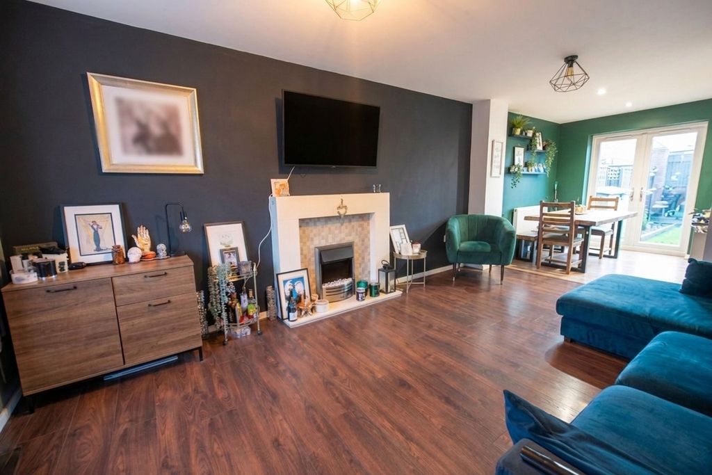 Property photo 2 of 16 Living Room