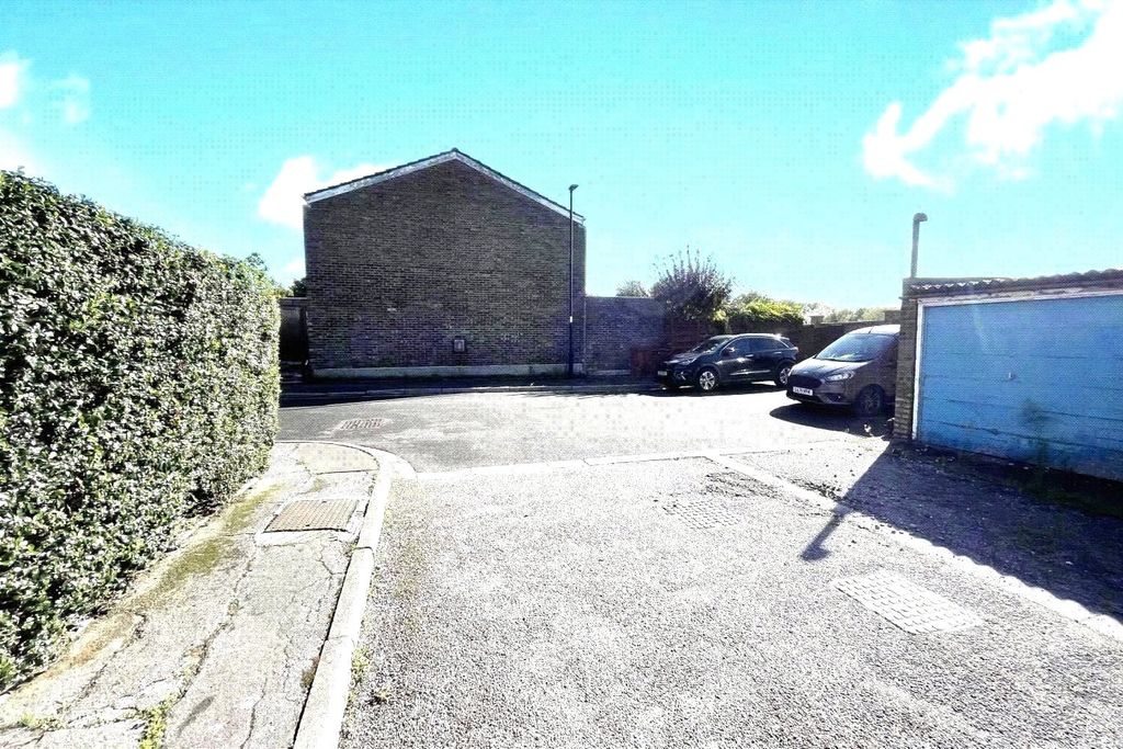 Property photo 2 of 5 Picture No. 05