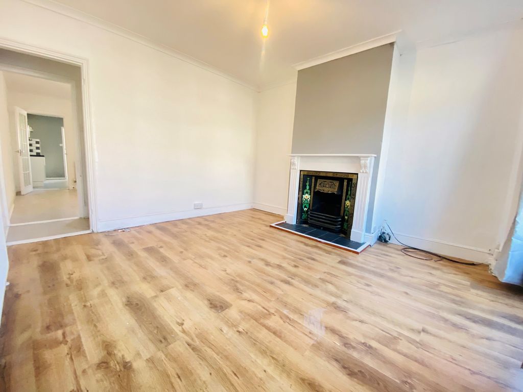 Property photo 3 of 13 Dining Room