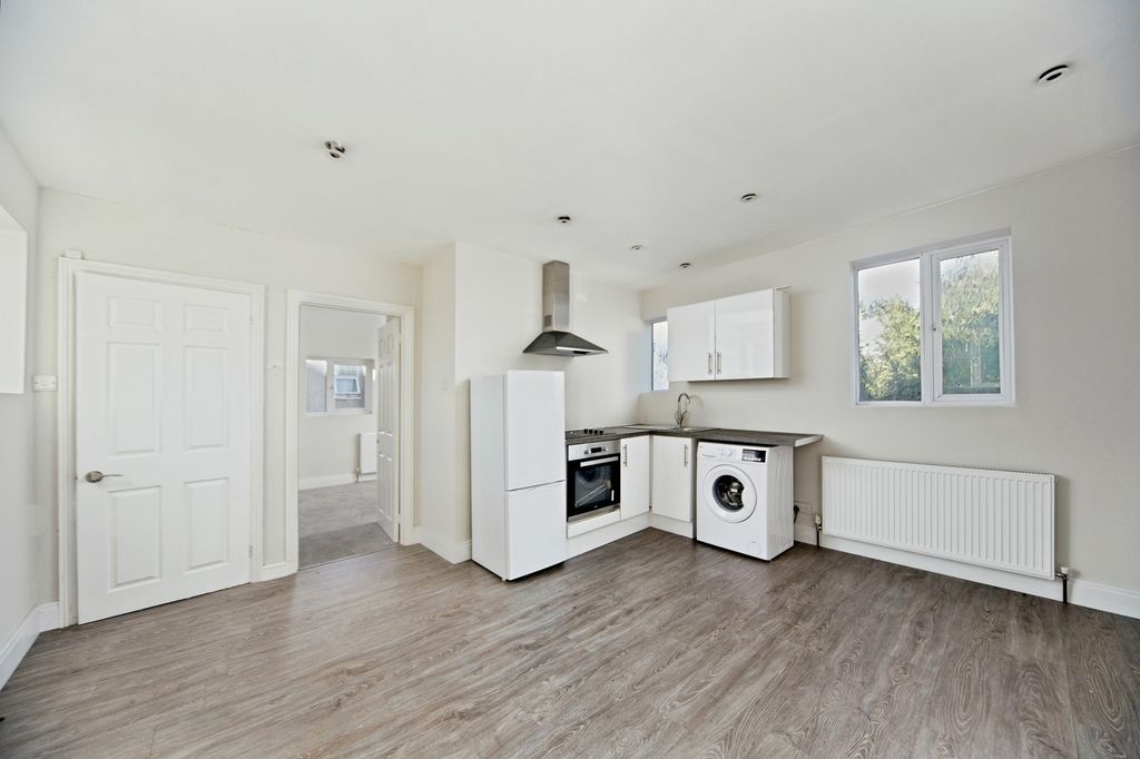 Property photo 2 of 17 Photo