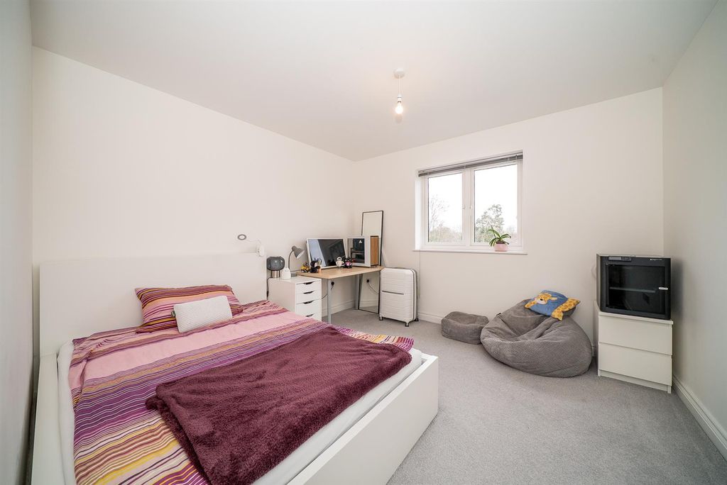 Property photo 3 of 15 Bedroom