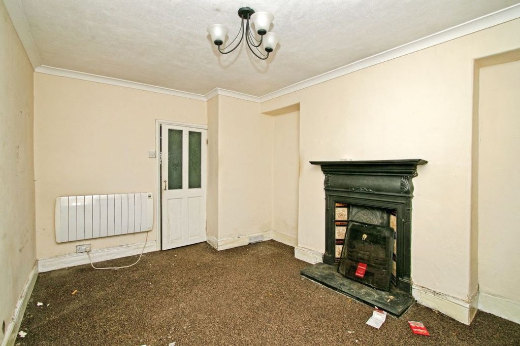 Property photo 2 of 8