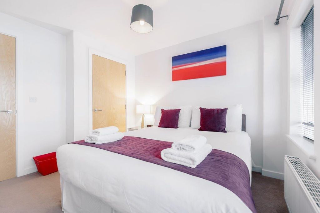 Property photo 3 of 6 3 Master Bedroom, To Door.Jpg