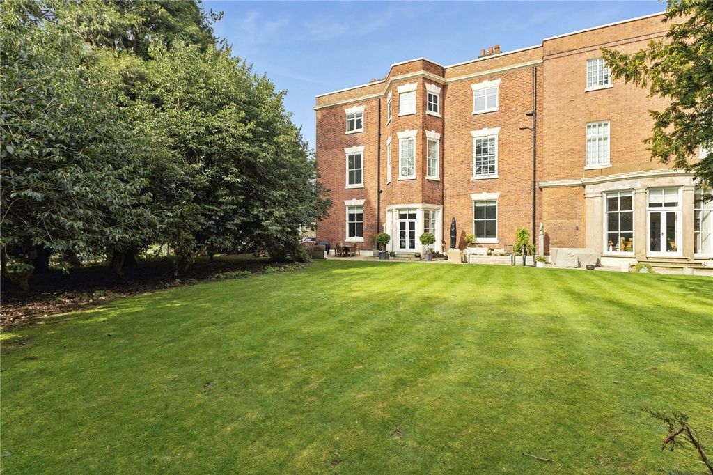 Property photo 1 of 20 Garden View