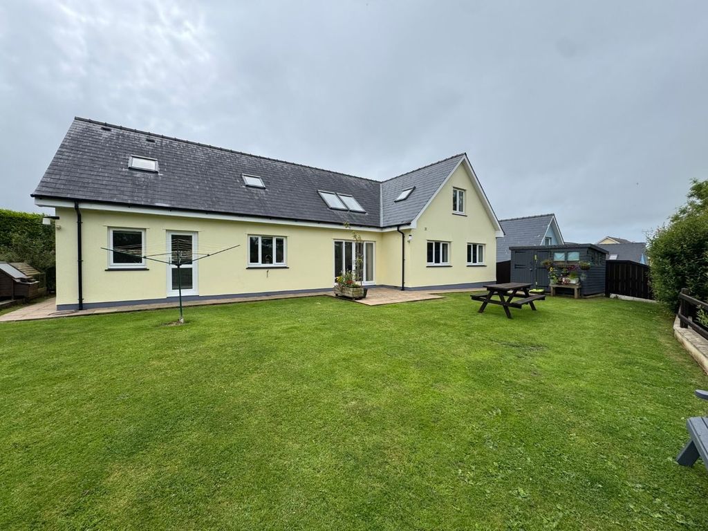 Property photo 2 of 47