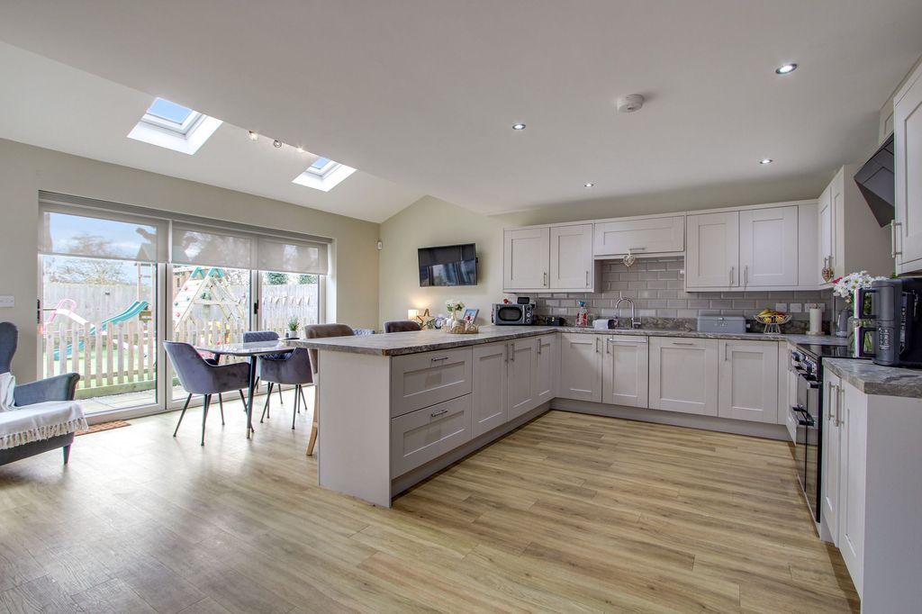 Property photo 1 of 38