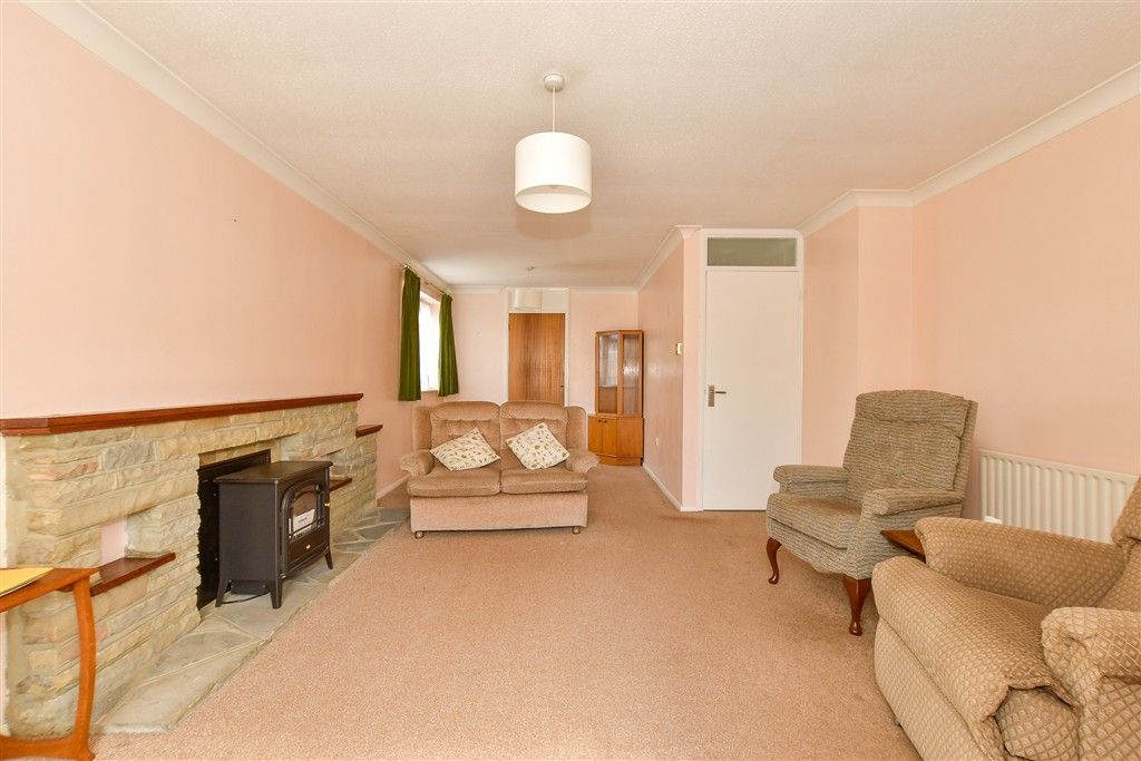 Property photo 3 of 15 Lounge