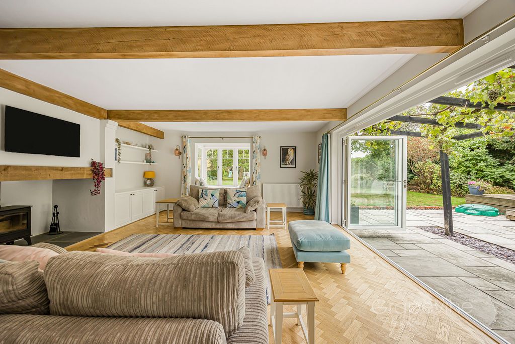 Property photo 3 of 32