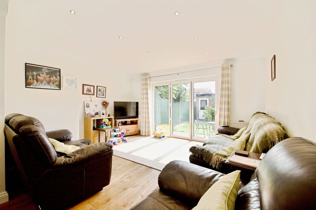 Property photo 2 of 15