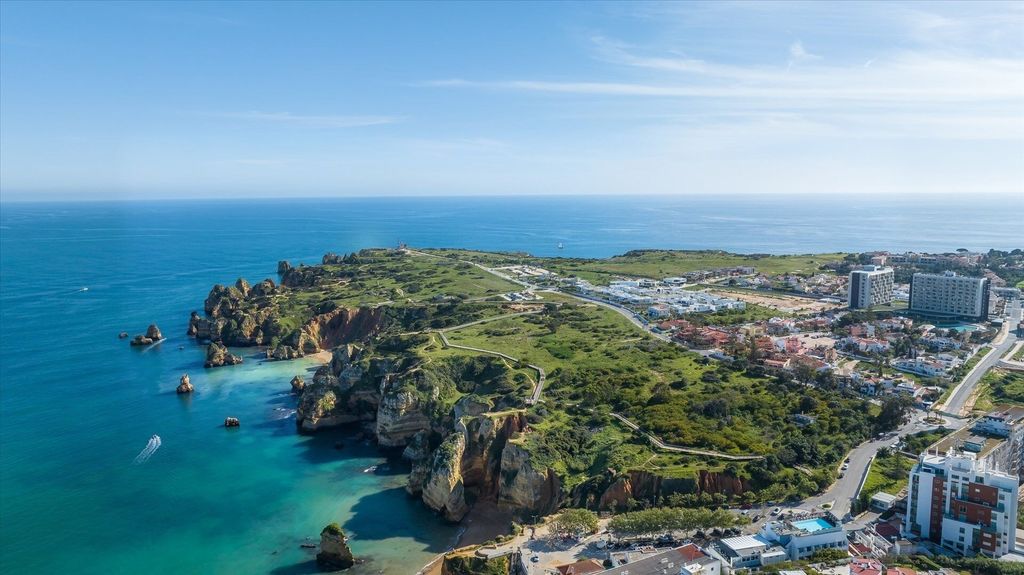 Property photo 1 of 8 Unique Investment Opportunity In Lagos – Quinta Da Torralta / Ponta Da Piedade