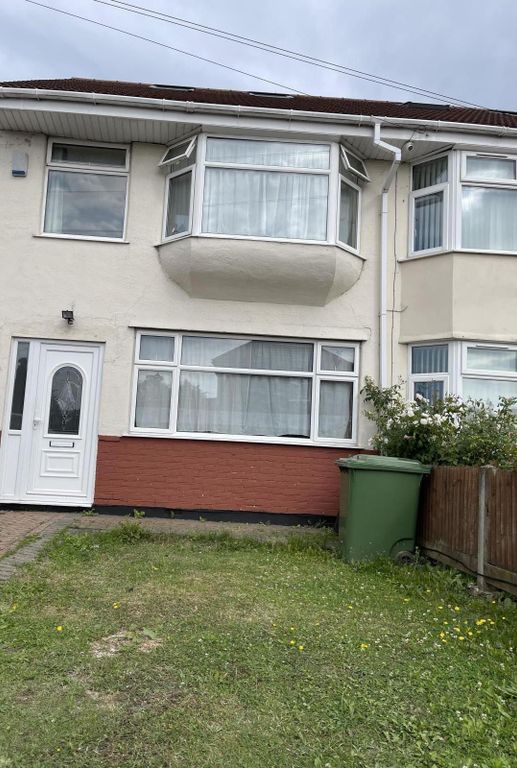 Property photo 1 of 19 Large 5 Bedroom House To Let In Hayes