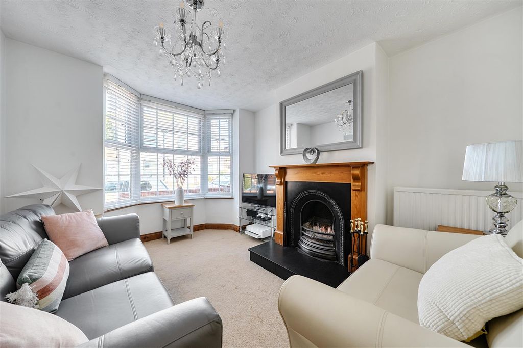 Property photo 2 of 17