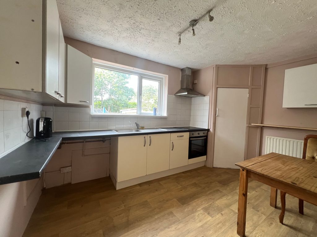 Property photo 3 of 17 Image