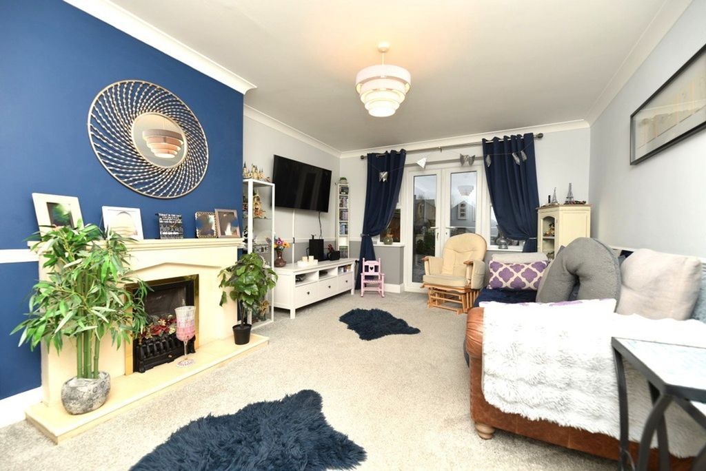 Property photo 3 of 24