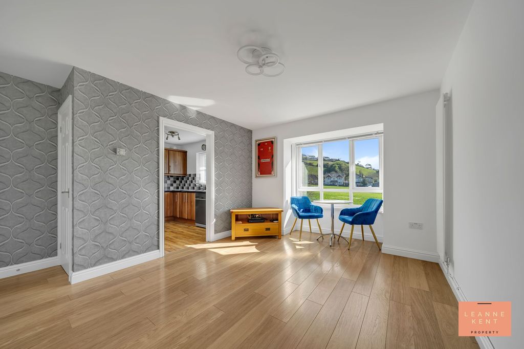 Property photo 2 of 23