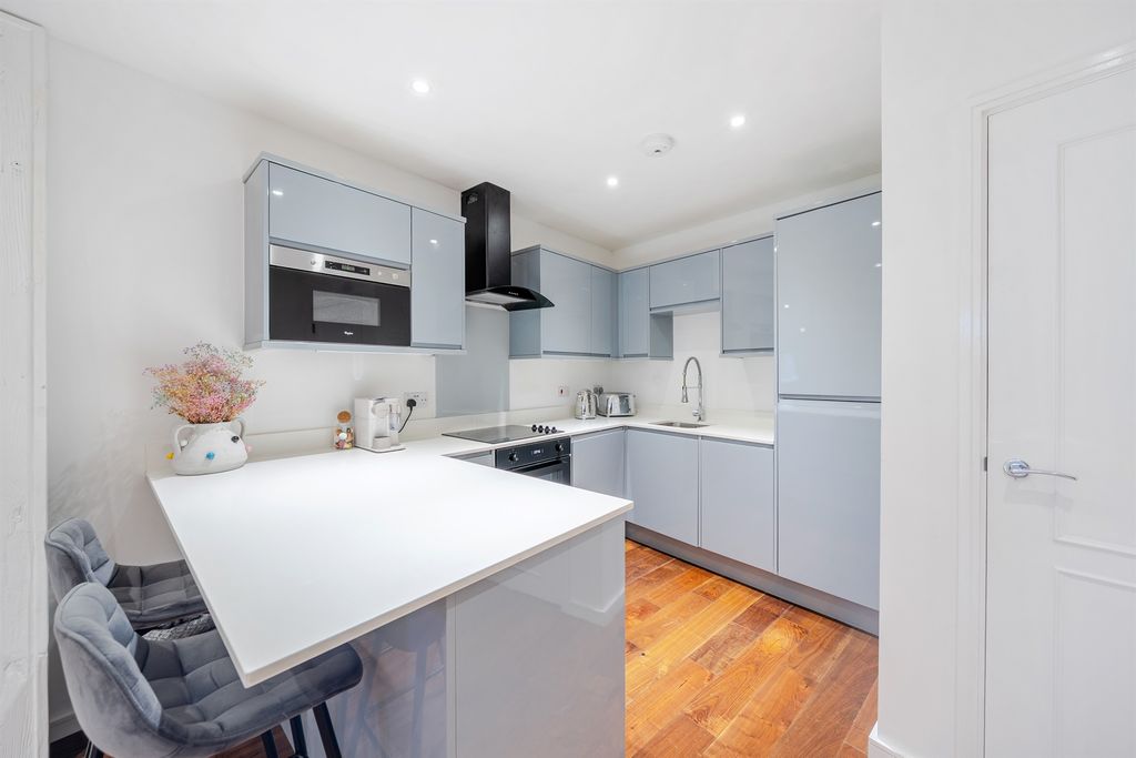 Property photo 3 of 13