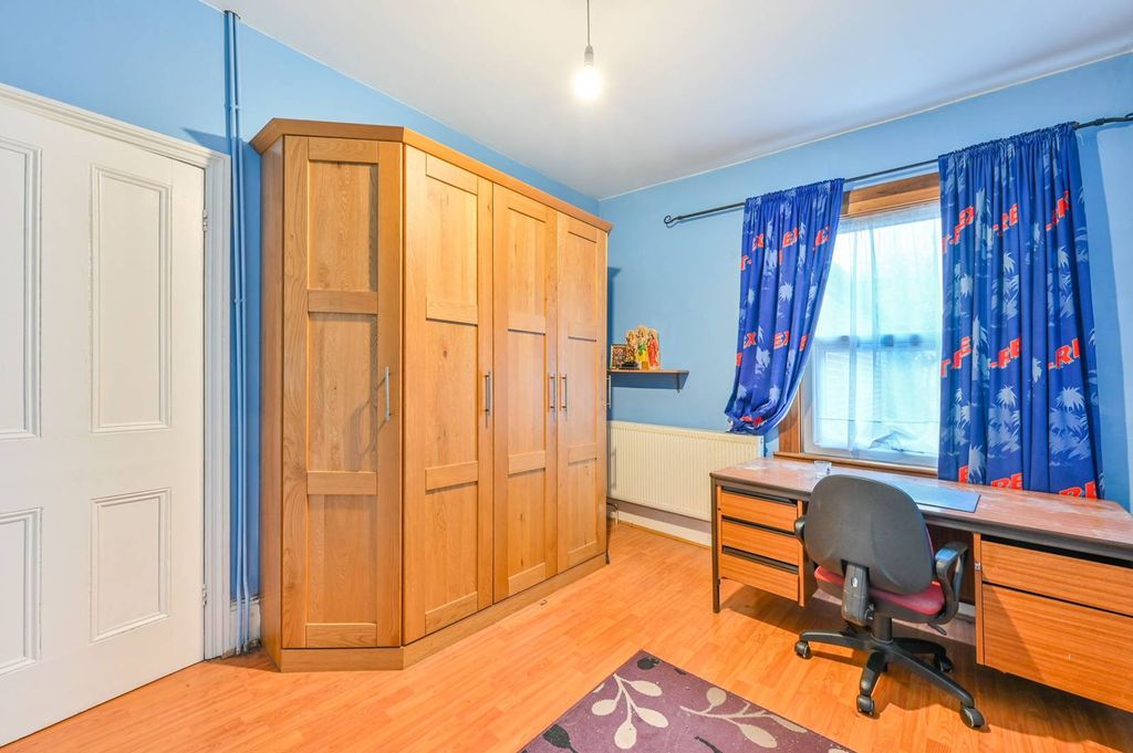 Property photo 3 of 11