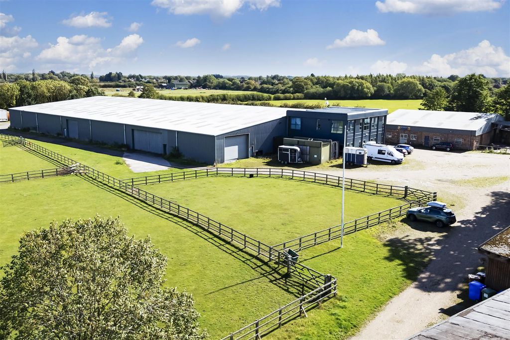 Property photo 1 of 16 051 - Beverley Polo Club.Jpg