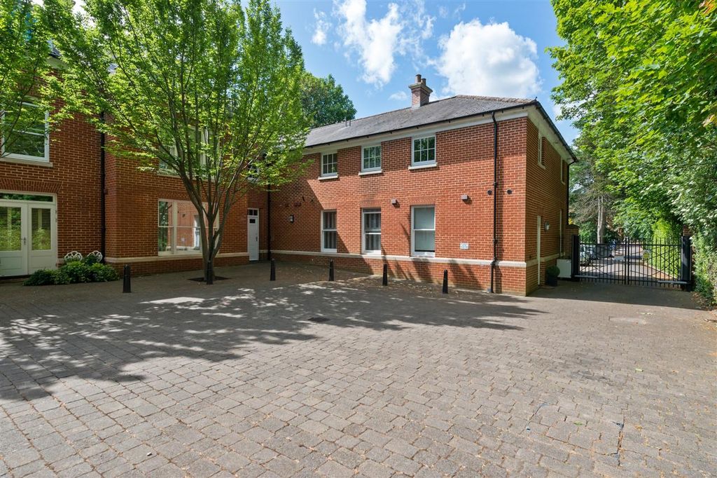 Property photo 1 of 7 Main Picture