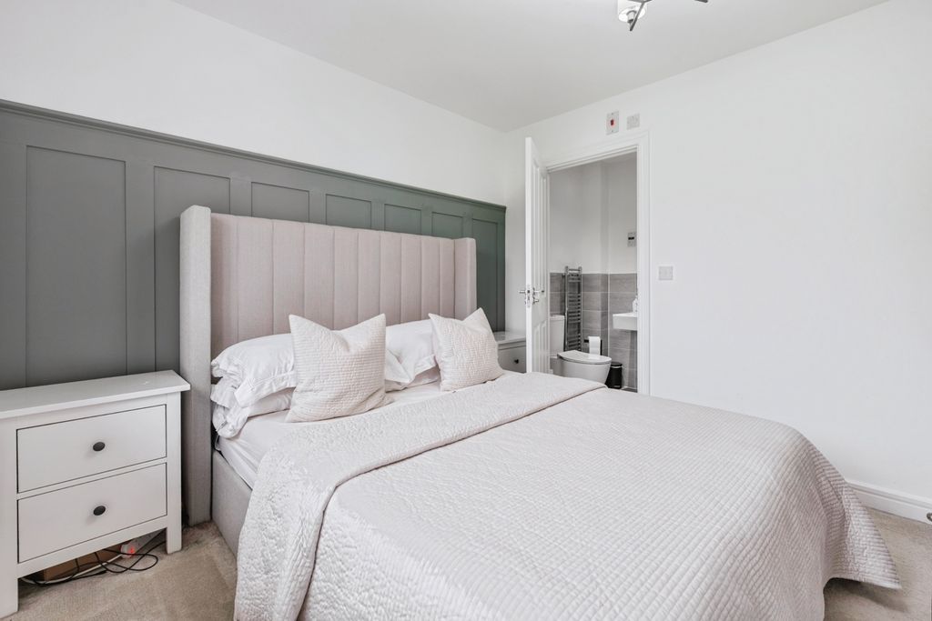 Property photo 3 of 18 Pbox-Img.Jpg