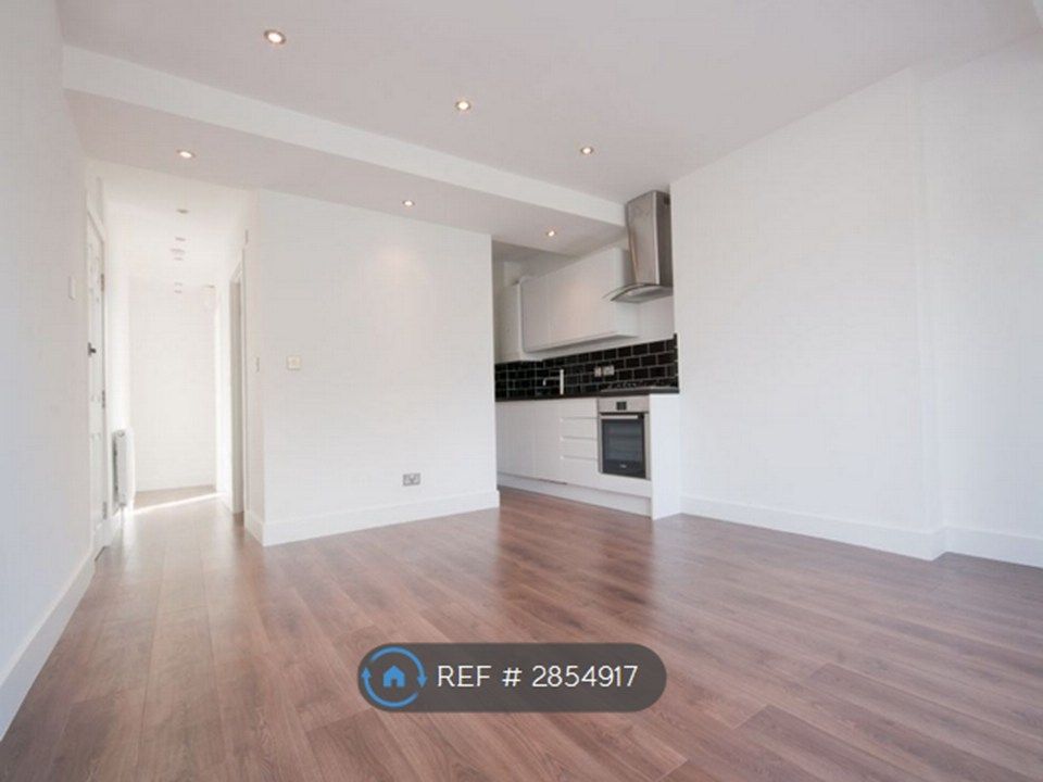 Property photo 2 of 8 Reception Room / Kitchen