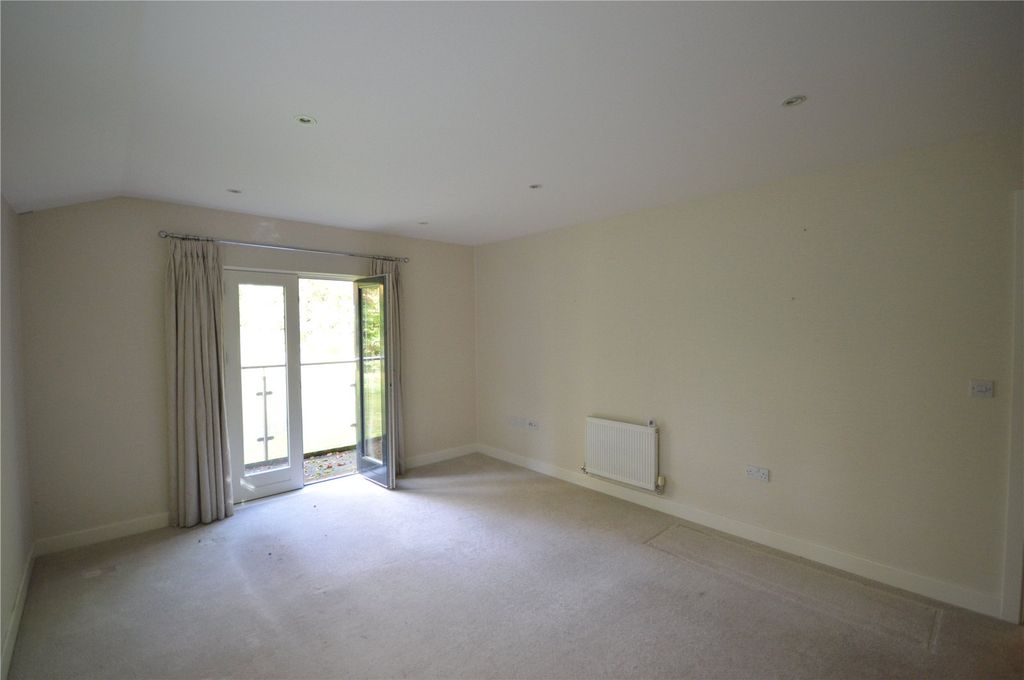 Property photo 3 of 12 Picture No. 14