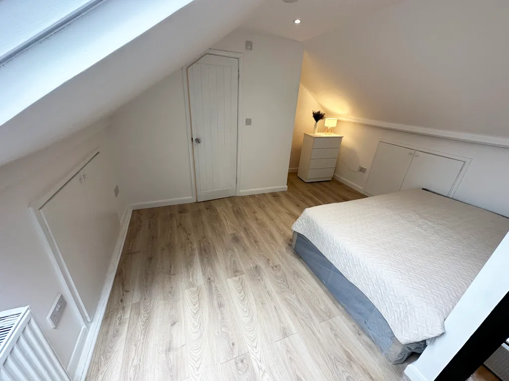 House in London, London Borough of Hammersmith and Fulham - More