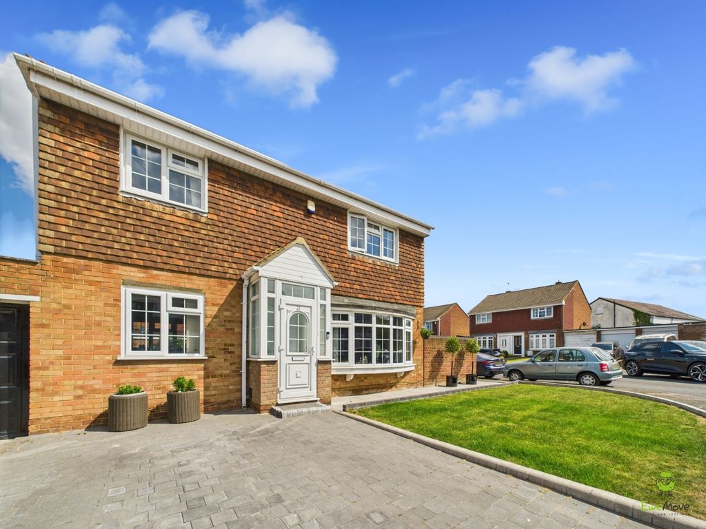 Property photo 3 of 19 Presented By Clinton Crawford - Ewemove Bexley And