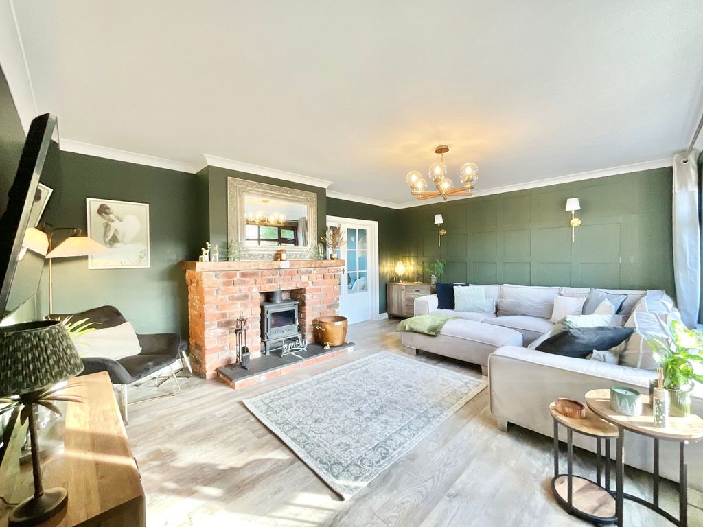 Property photo 3 of 42