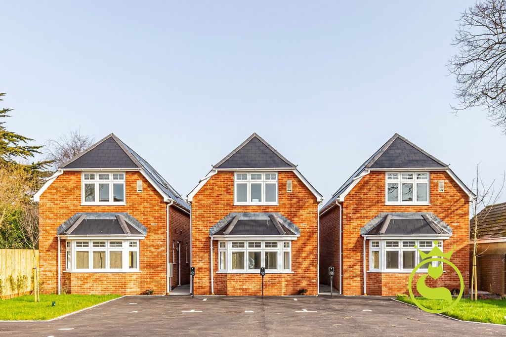 Property photo 1 of 24