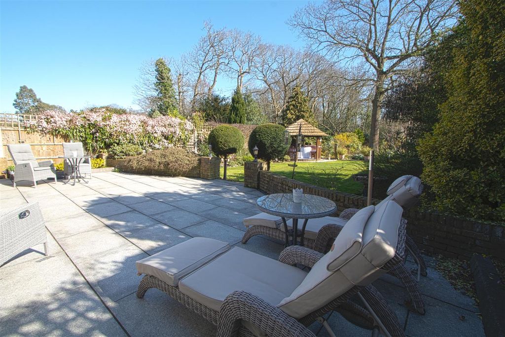 Property photo 3 of 24 Patio2.Jpg