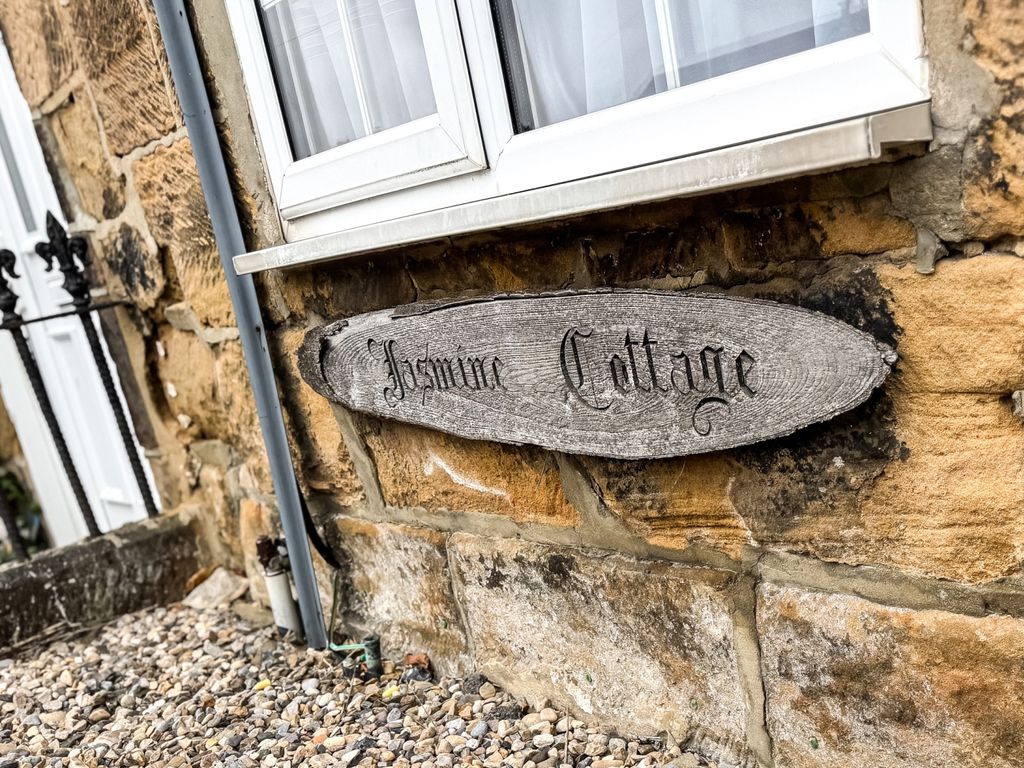 Property photo 2 of 12 High Street Brotton Ewemove-12